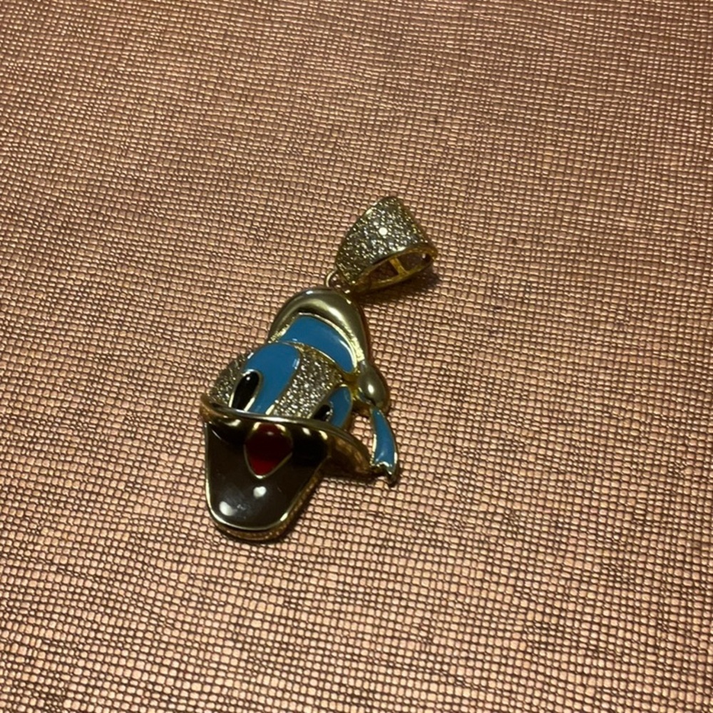 One Daffy Duck Pendant In 14 K gold